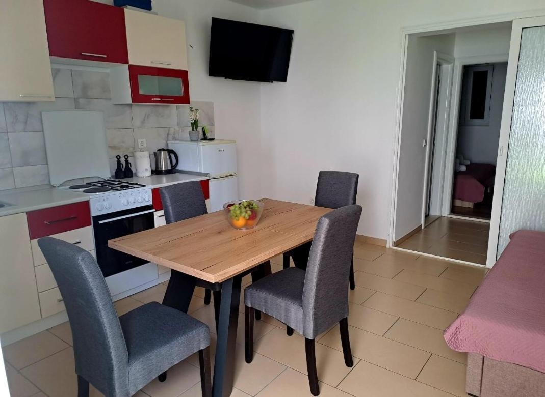 Apartmani Ivica Martic Duće Buitenkant foto